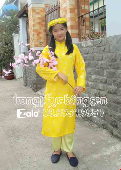 Ao dai gam dong tien tre em