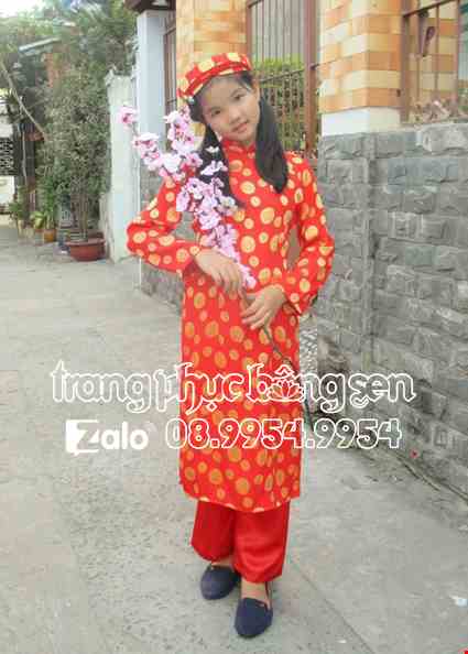 Ao dai gam dong tien tre em