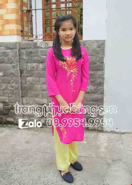 Ao dai cach tan tre em