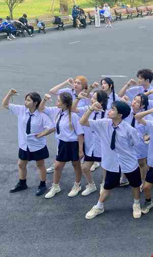 áo váy học sinh chụp hình kỷ yếu