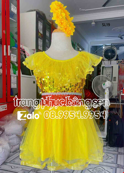 Cho thue Đầm  múa trẻ em vàng cổ bèo viền đỏ eo - váy múa Mầm non
