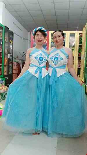 yếm váy tứ thân