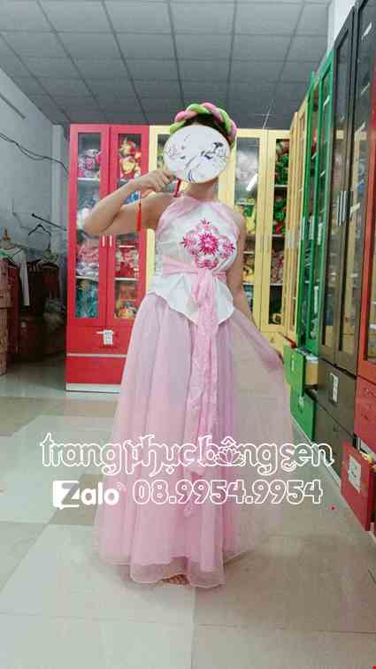 yếm váy tứ thân