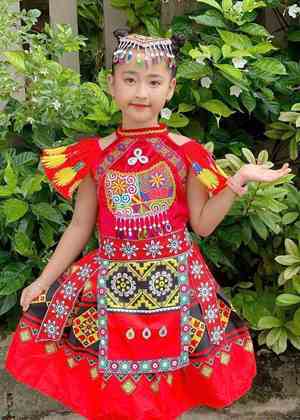 Trang phục dân tộc Hmông/ Mèo trẻ em