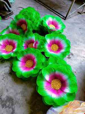 Hoa múa cầm tay trẻ em