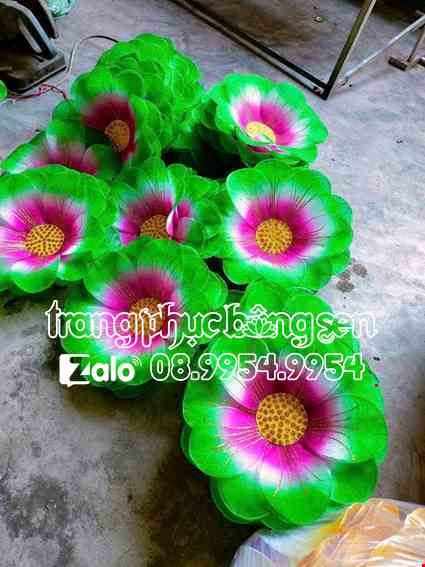 Hoa múa cầm tay trẻ em