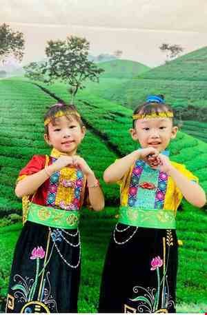 Trang phục dân tộc thái trẻ em