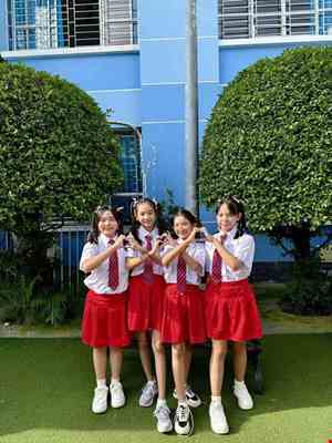 Cho thue Trang phục hát múa trẻ em sơ mi áo váy cà vạt