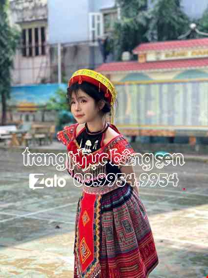Cho thue Trang phục dân tộc Mèo/ H Mông tông đỏ truyền thống cực kỳ đẹp