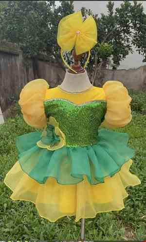 Cho thue Đầm múa trẻ em màu xanh lá vàng