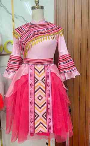 Trang phục dân tộc Mèo/ H Mông màu hồng truyền thống cực kỳ đẹp