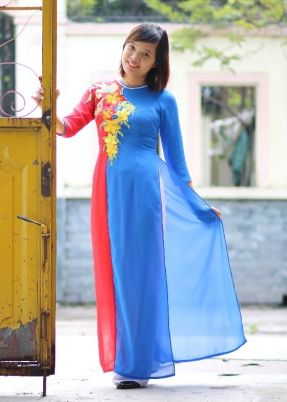 Áo dài xanh dương thêu hoa biểu diễn múa việt nam gấm hoa