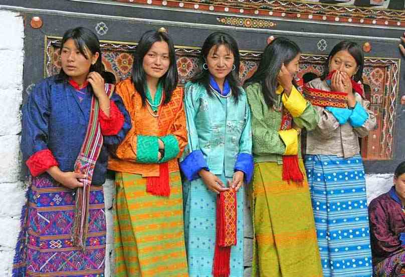 kira là trang phục truyền thống của nước nào