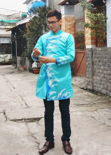 Áo dài cách tân nam màu xanh ngọc vẽ sóng
