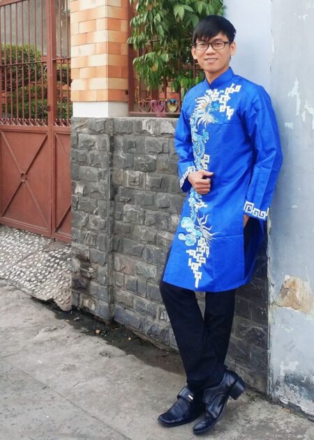 Áo dài cách tân nam vẽ kim tuyến xanh dương