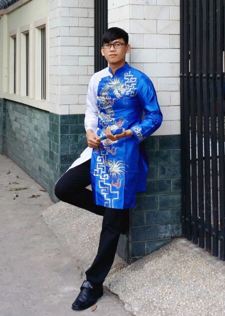 Áo dài cách tân nam xanh trắng vẽ rồng