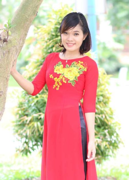 Áo dài chiffon đỏ dán hoa 3D