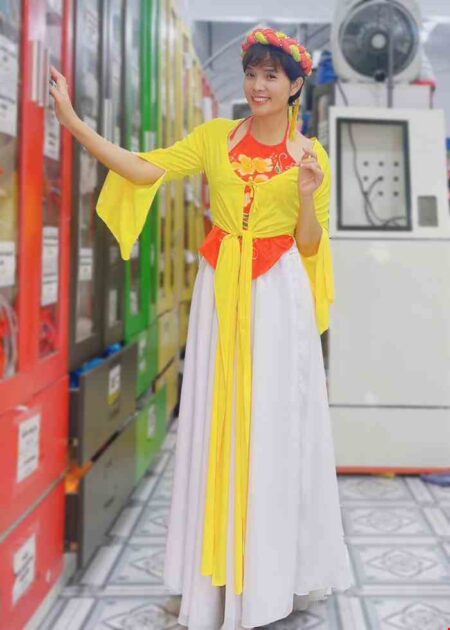 Áo tứ thân lụa vàng