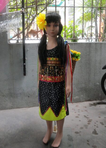 Đầm Tây Nguyên mầm non nhung đen lửa vàng họa tiết ngôi sao