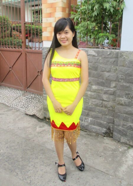 Đầm Tây Nguyên nữ thun vàng chéo vai