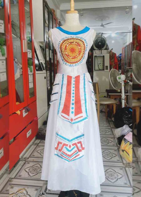 Trang phục Âu Lạc nữ màu trắng đai 3 tà vẽ kim tuyến