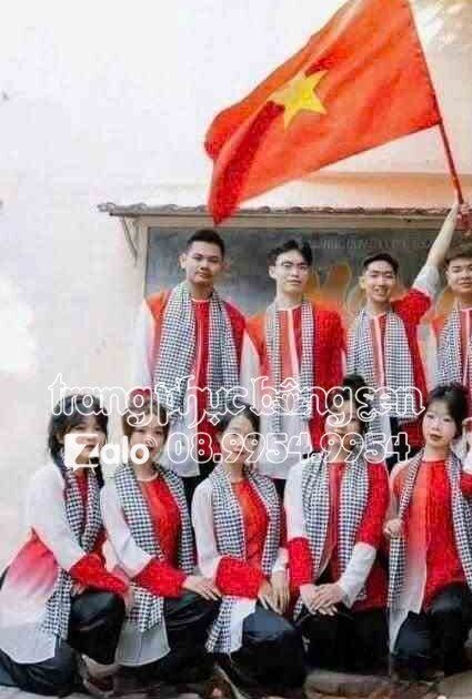 Trang phục bà ba đồng dao trắng đỏ