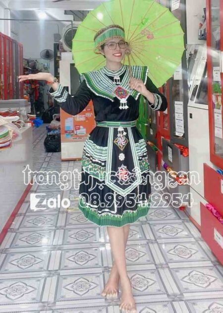 Trang phục dân tộc Mèo/H'Mông đen phối xanh rêu dài tay