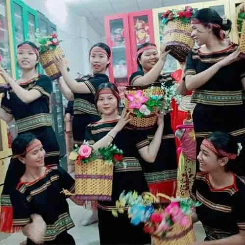 Cho thuê trang phục biểu diễn tại TPHCM