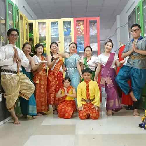 Cho thuê trang phục biểu diễn tại TPHCM