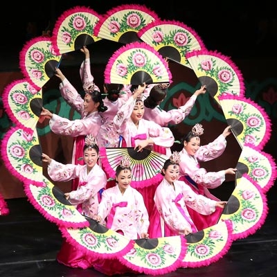 cho thuê quạt múa tại tphcm