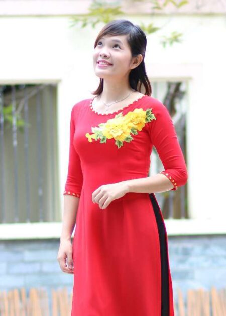 Áo dài chiffon đỏ kết đá dán hoa 3D