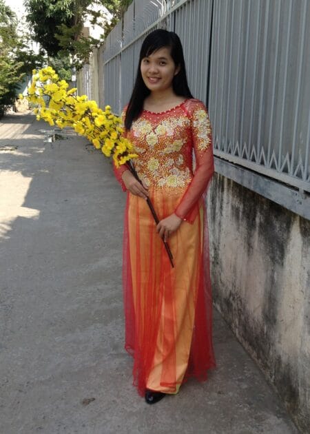 Áo dài lưới đỏ đính đá toàn thân