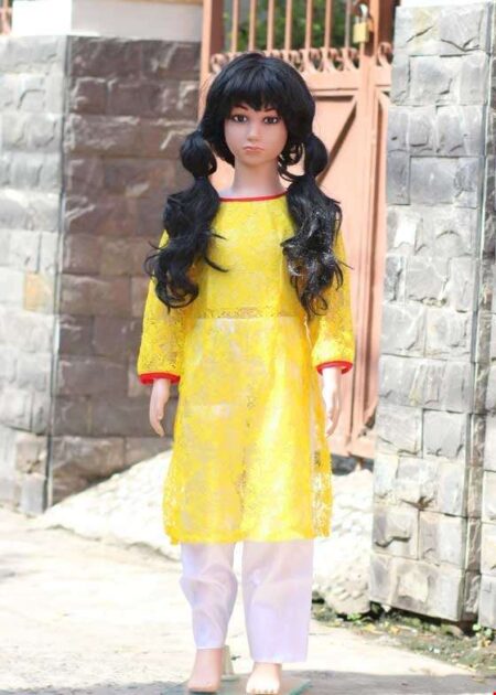 Áo dài mầm non ren vàng