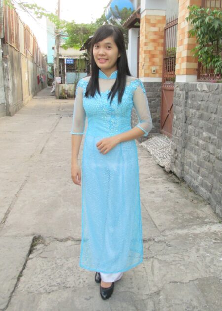 Áo dài nữ lưới xanh tay lỡ kết đá, hoa trắng