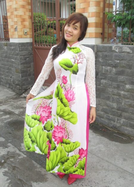 Áo dài sen lụa tay ren