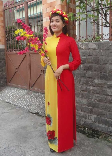 Áo dài vàng - đỏ dán hoa 3D