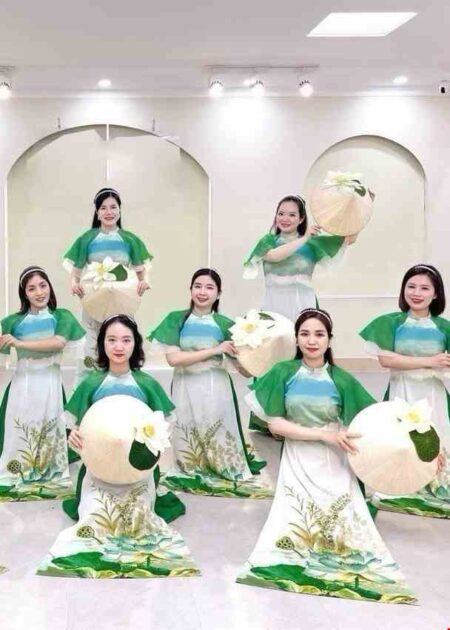 Áo dài múa tay cánh tiên