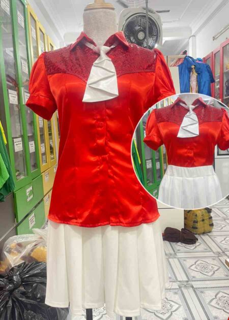 Áo sơ mi nữ đỏ kim sa váy xếp ly trắng