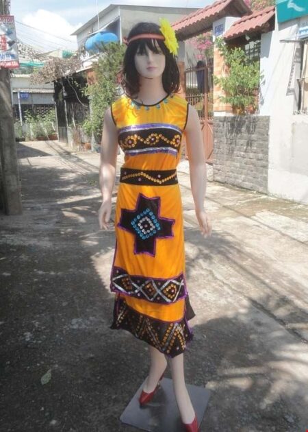 Áo Váy Tây Nguyên nhung vàng kết đá