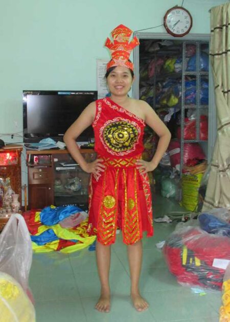 Âu Lạc đỏ chéo vai nhiều tà (nam/nữ)