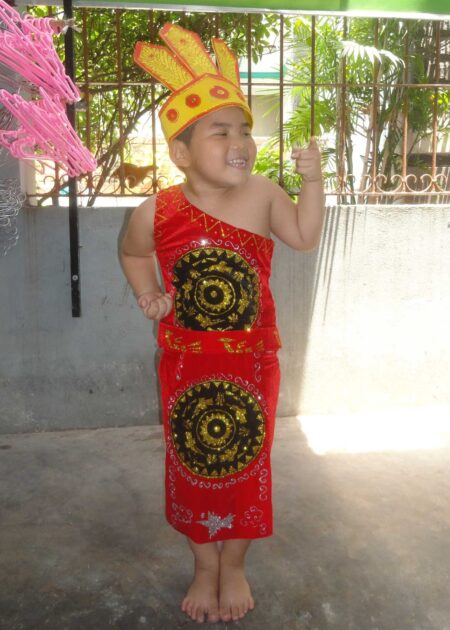 Âu Lạc trẻ em chéo vai đỏ đai 1 tà