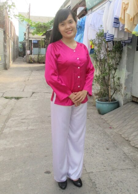 Bà ba nữ phi bóng màu hồng sen
