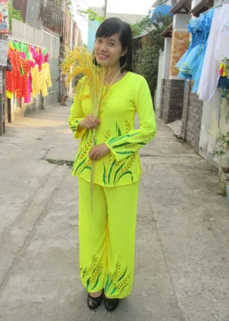 Bà ba nữ voan in phun bông lúa màu vàng
