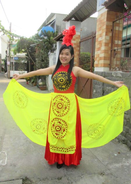 Đầm múa Âu Lạc thân đỏ, váy nhiều tà đuôi xòe