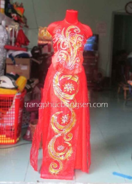 Đầm múa dài cổ yếm sát nách màu đỏ