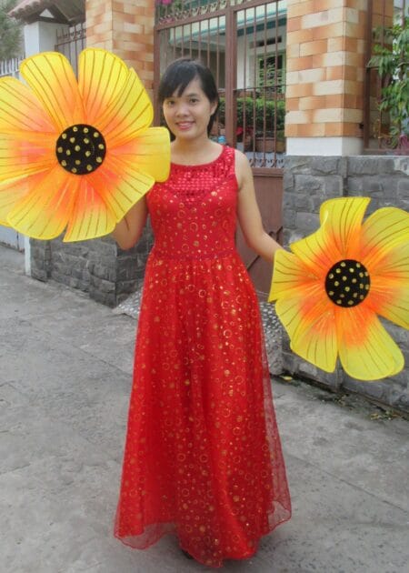 Đầm múa dài kim sa đỏ