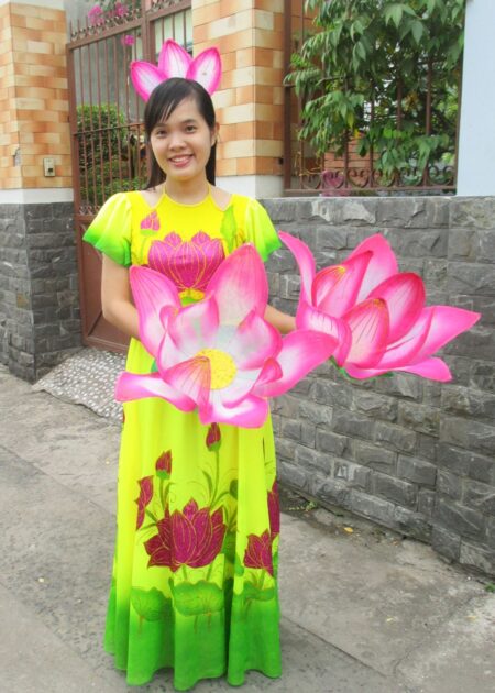 Đầm múa sen vàng, tay cánh tiên váy xòe rộng