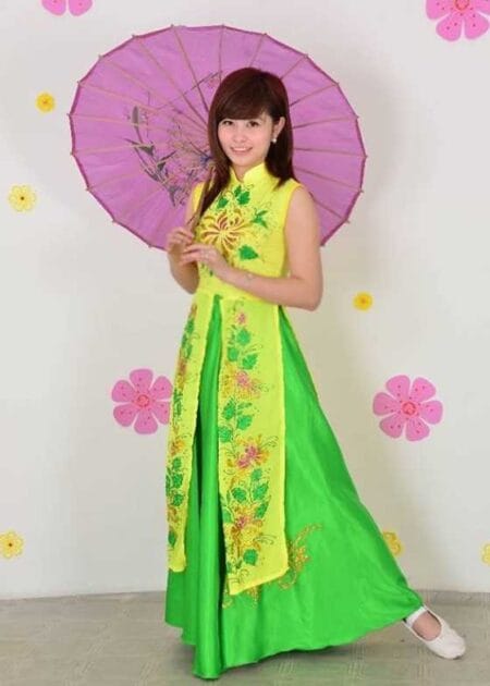 Đầm múa 3 tà hoa cúc
