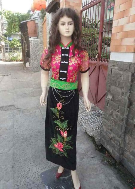 Dân tộc Thái áo kim sa hồng ,váy nhung đen