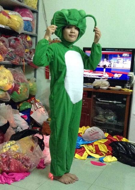 Đồ thú hở mặt, đồ hóa trang con cào cào